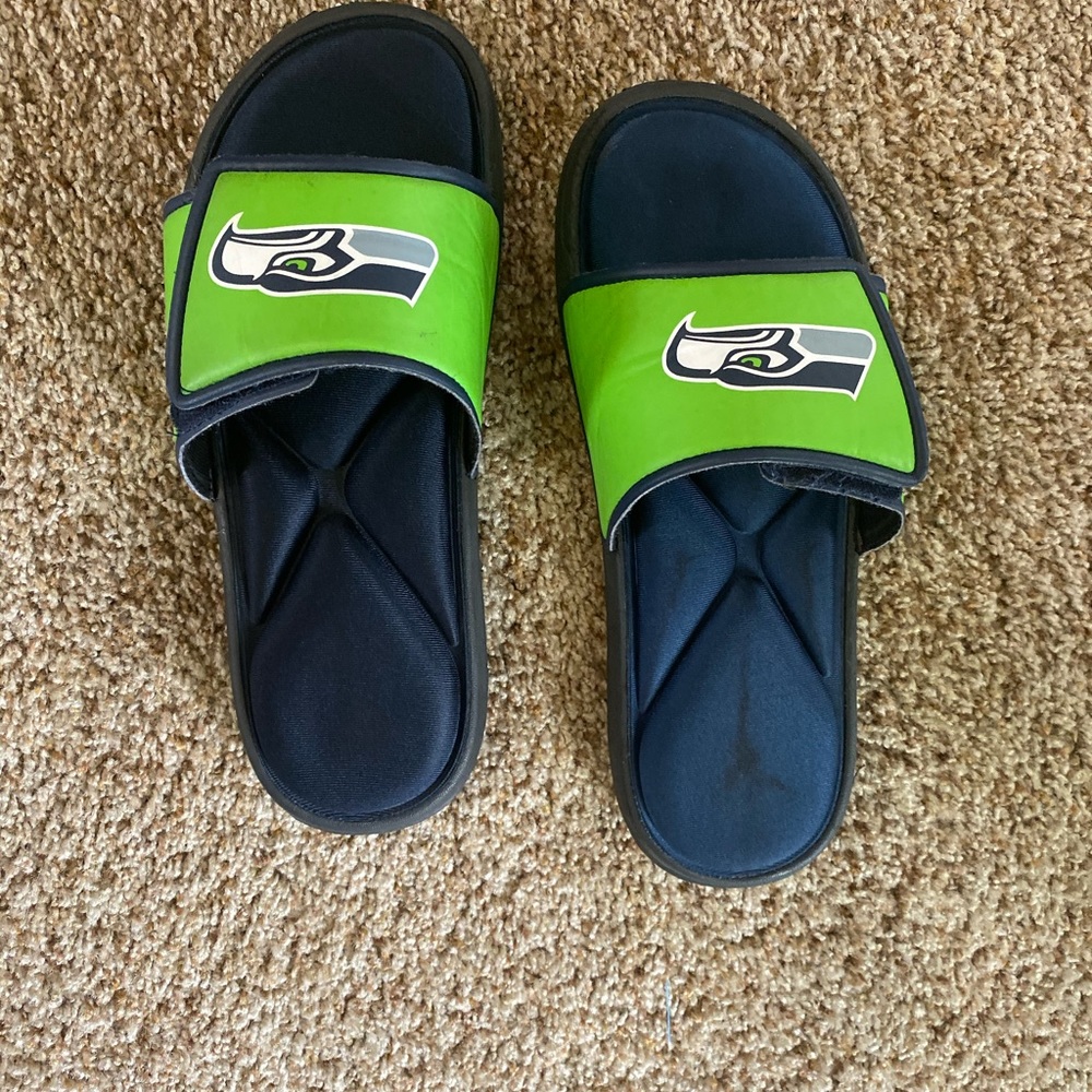 Seahawks slides
